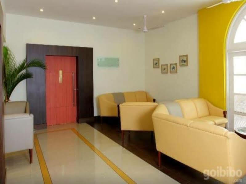 Hotel Luciya Palace Thrissur Exteriör bild